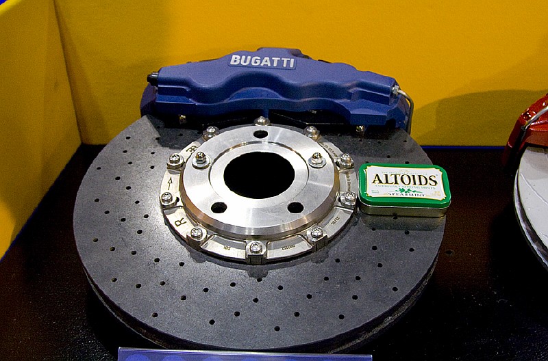 Bugatti-Veyron-factu-photo www.autosvit.net 8-1